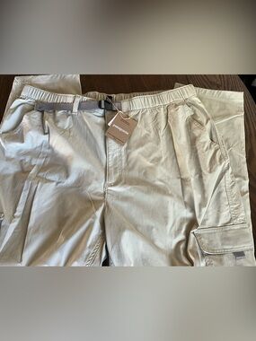 Patagonia women Lightweight Beige Cargo Pants